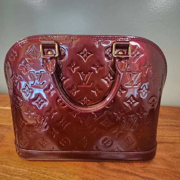 Louis Vuitton Vernis Alma Bag Burgundy Patent, close-up view