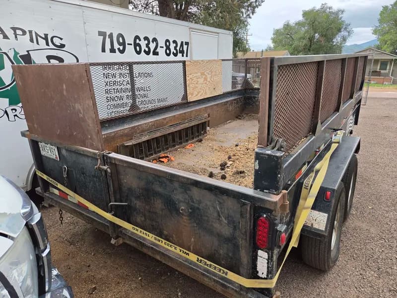 Travalong Tandem Dump Trailer w/ Mesh Sides, close-up view