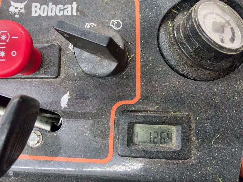 Bobcat ZT3000 Zero-Turn Radius Mower. Starts and Runs. 126.4 Hours., interior view