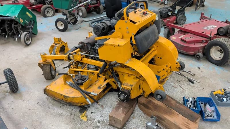 Wright WsPX61 Zero Turn Radius Mower w/ Kawasaki, primary view