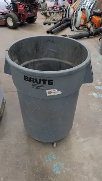 Rubbermaid Brute Commercial Trash Can 44 Gallon, primary view