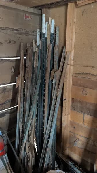 Lot of used T-posts, primary view