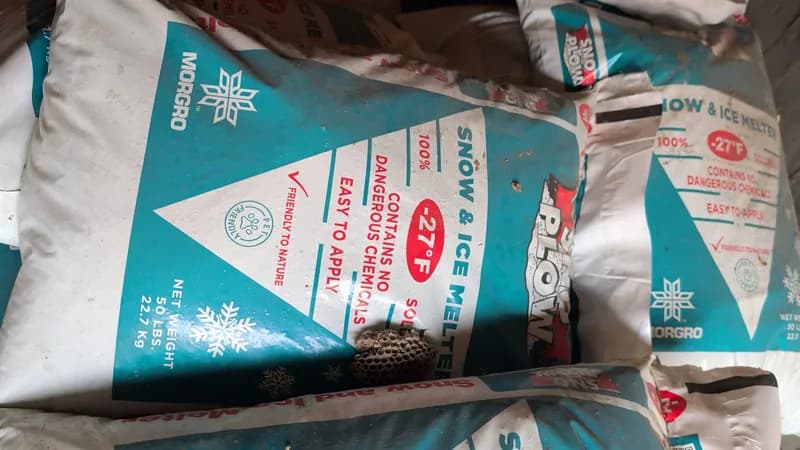 Morgro Snow and Ice Melter 50 lb Bags Lot, rear view