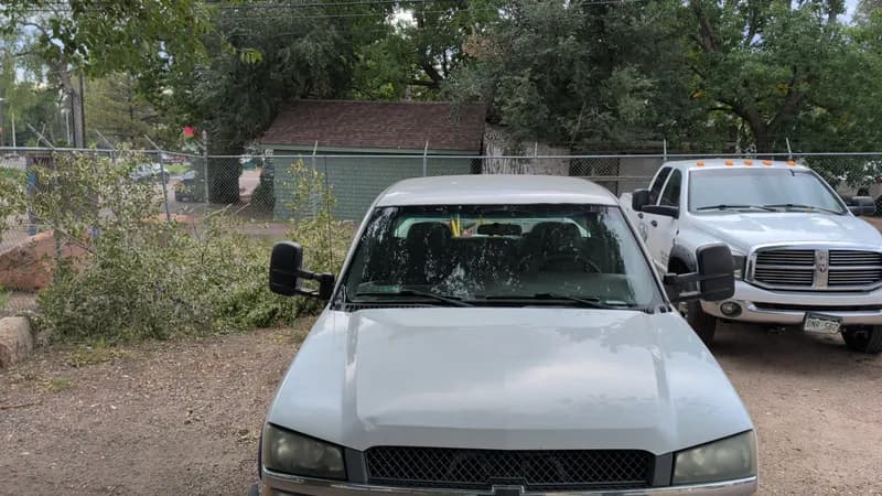 Chevrolet Silverado 2500HD Pickup Truck w/ Tools, view 10