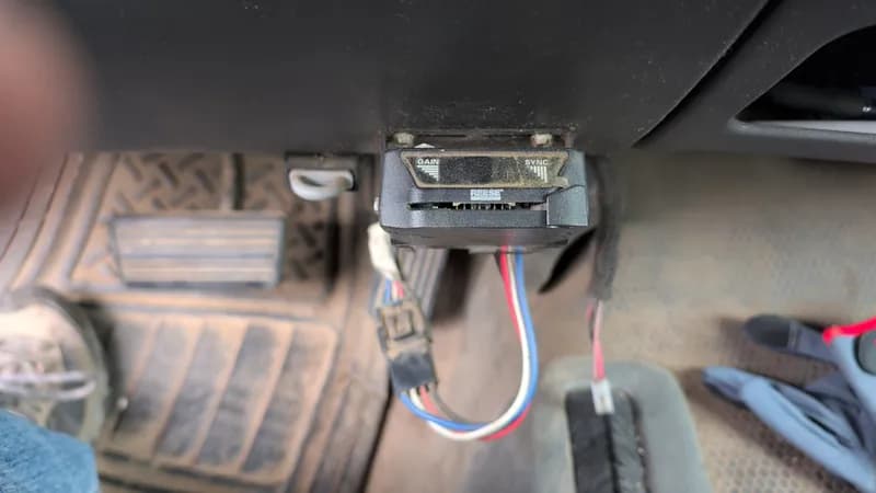 Chevrolet Silverado 2500HD Pickup Truck w/ Tools, view 17