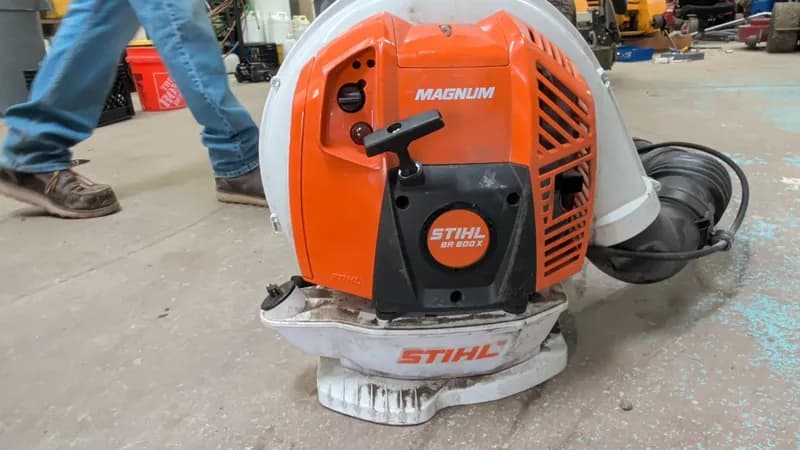 Stihl BR 800X Magnum Backpack Blower, side view