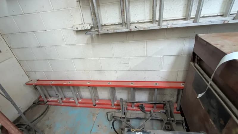 32 Ft Werner Extension Ladder, primary view