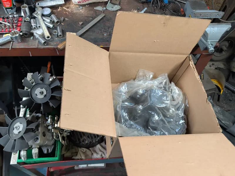 GRAIT 9145 Diesel Engine Block Assembly w/ Fan Clutch, side view