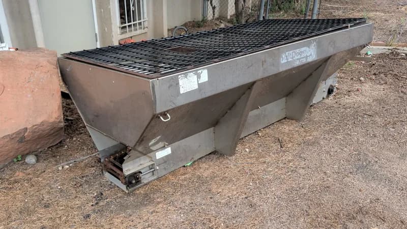 SaltDogger Flatbed Trailer w/ Mesh Top Grate, primary view
