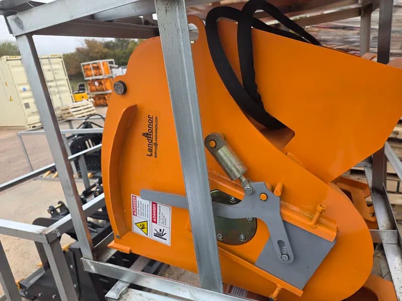 Landhonor Skid Steer Double Discharge Concrete Mixer, detail view