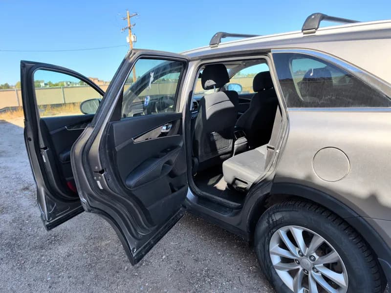 2017 Kia Sorento AWD – 2.4L GDI – 174K Miles – Compression Issue – Clean Title, view 12