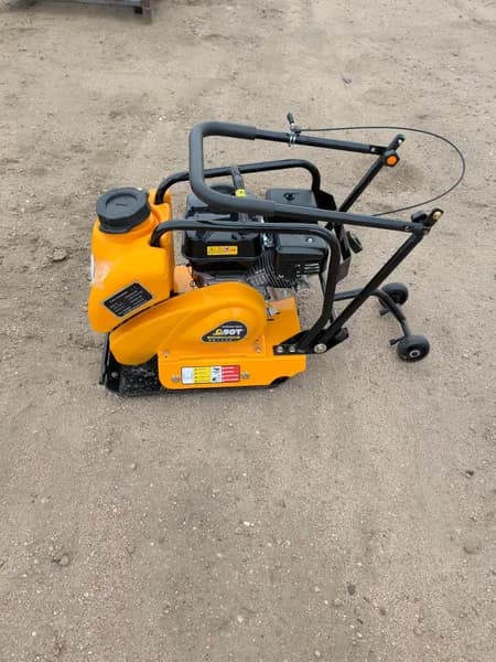 C90T Plate Compactor w/ 212cc Ducar Engine, primary view