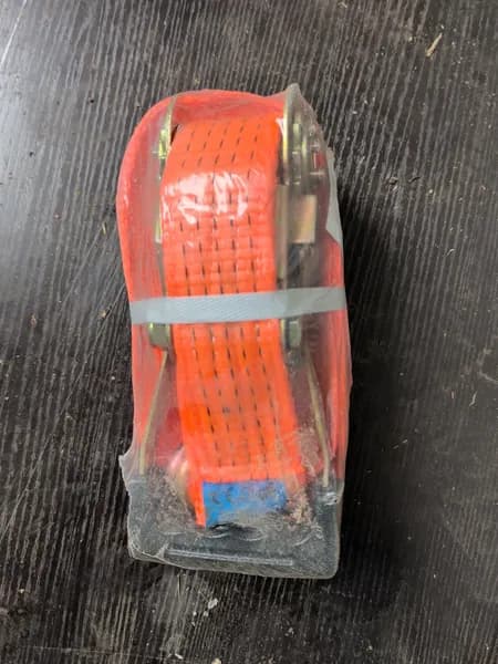 10 - 3.8m Orange Polyester Ratchet Tie-Down Strap 11,240 lbf Break Force, side view