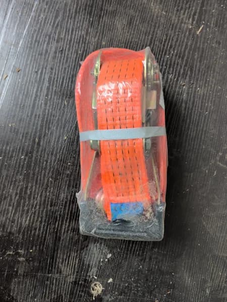 10 - 5m Orange straps in box. , primary view