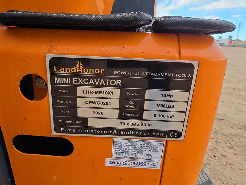 LandHonor LHR-ME10X1 Mini Excavator - Runs & Drives, 4 Hours, Key Present, side view
