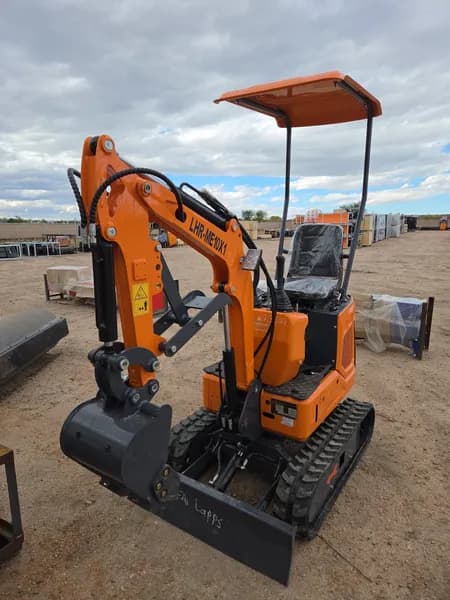 LandHonor LHR-ME10X1 Mini Excavator - Runs & Drives, 4 Hours, Key Present, rear view