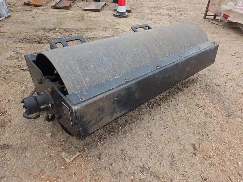 GIYI GY-VR59 Universal Skid Steer Quick-Attach, Vibratory Function Not Working, primary view