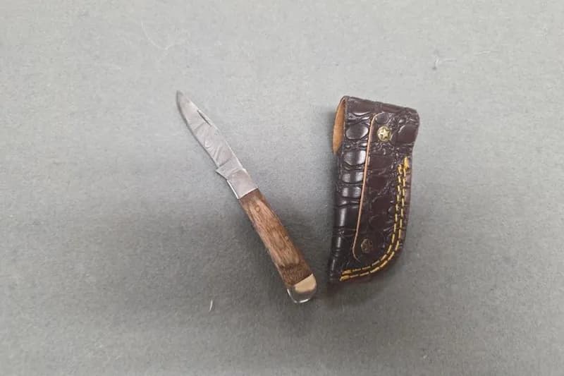 Fixed Blade Hunting Knife with Leather Sheath, detail view